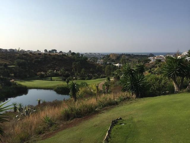 3 quarto Apartamento para venda em Estepona com piscina garagem - 434 000 € (Ref: 8275449)