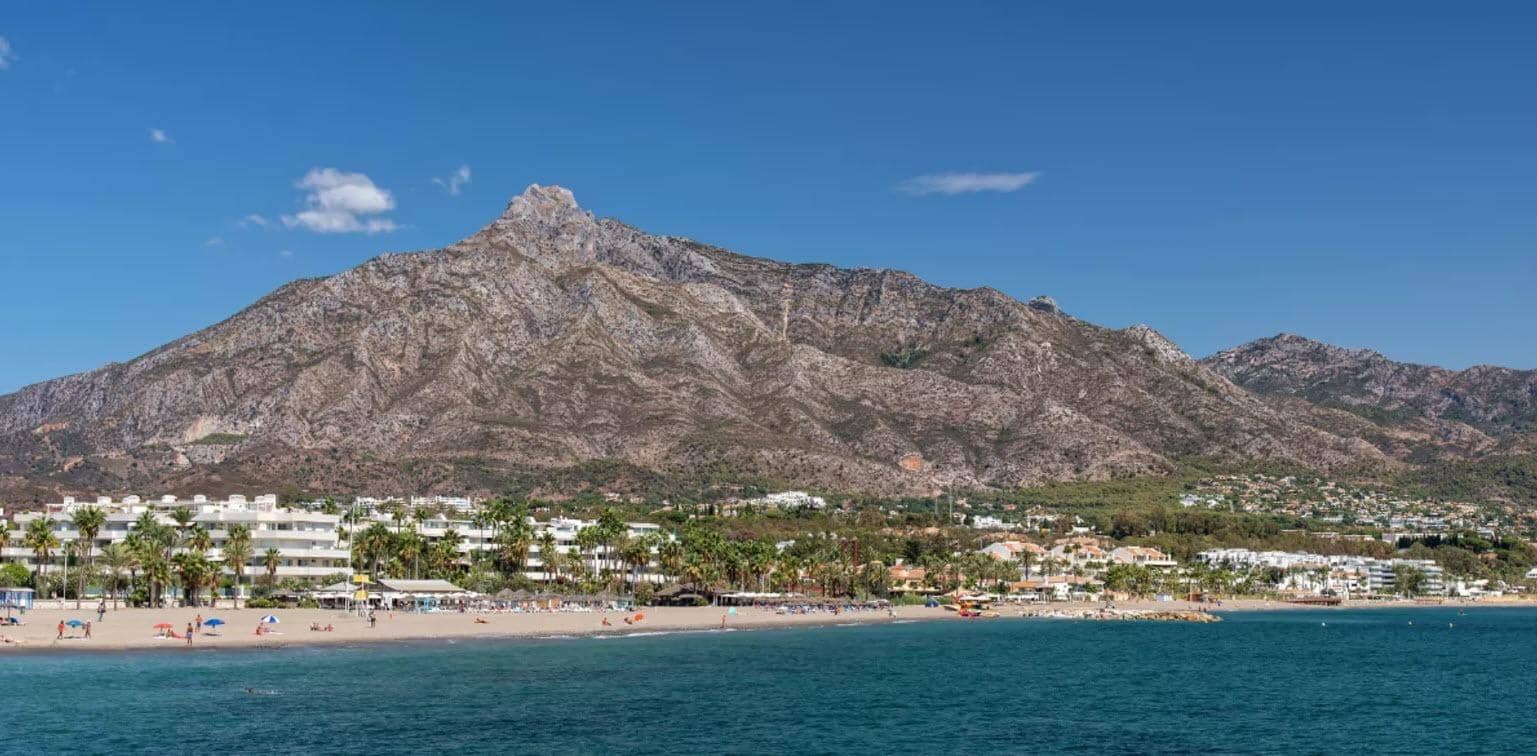 2 soveværelse Penthouse til salg i Los Monteros med swimmingpool garage - € 615.000 (Ref: 8275453)