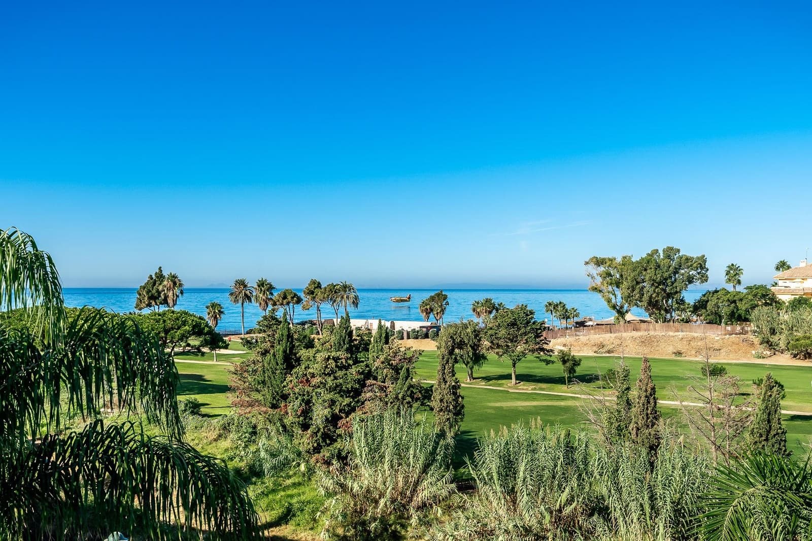 2 soveværelse Penthouse til salg i Los Monteros med swimmingpool garage - € 615.000 (Ref: 8275453)