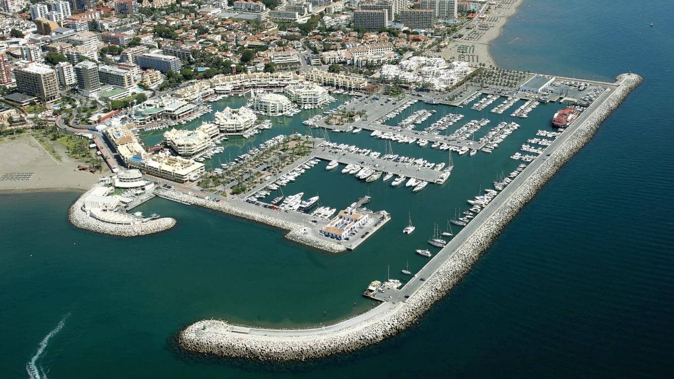 3 soverom Penthouse til salgs i Benalmadena med svømmebasseng garasje - € 1 400 000 (Ref: 8275455)