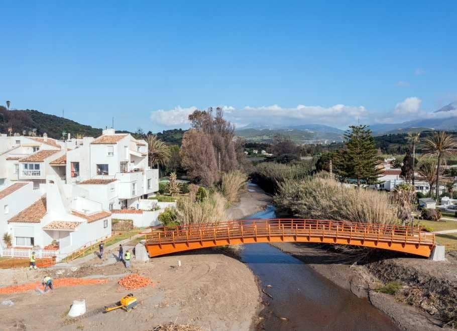 3 bedroom Apartment for sale in Estepona with pool garage - € 475,000 (Ref: 8275457)