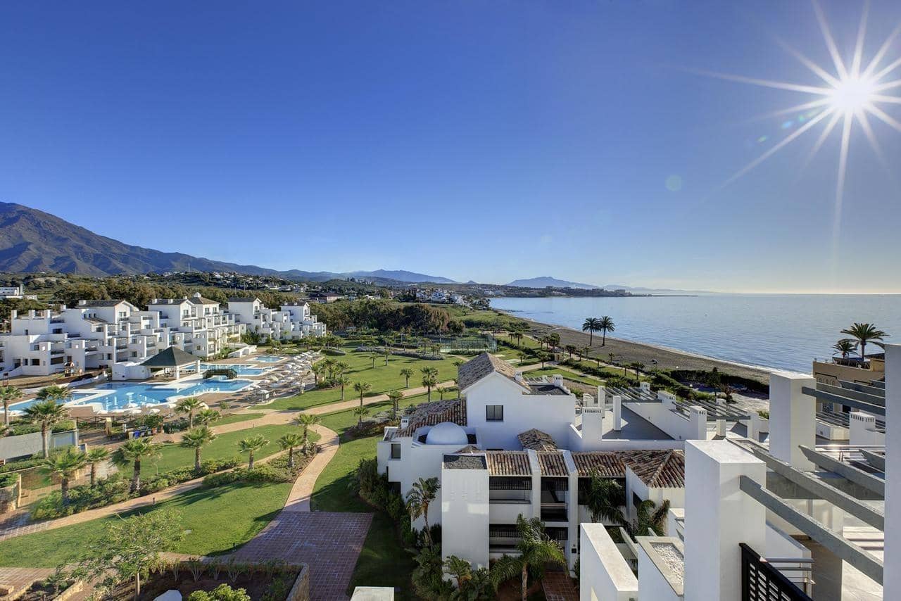3 bedroom Apartment for sale in Estepona with pool garage - € 475,000 (Ref: 8275457)