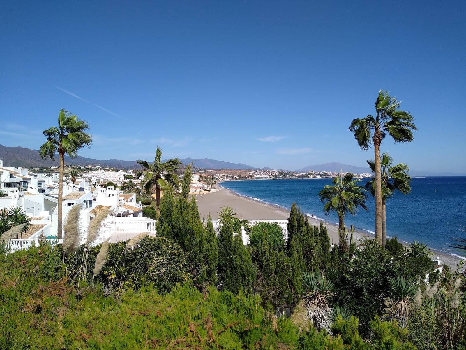 3 bedroom Apartment for sale in Estepona with pool garage - € 475,000 (Ref: 8275457)