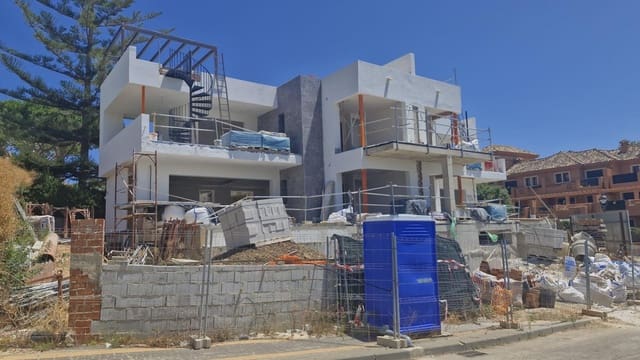 3 slaapkamer Halfvrijstaande villa te koop in Cabopino - Artola, Marbella met zwembad garage - € 1.580.000 (Ref: 8295803)