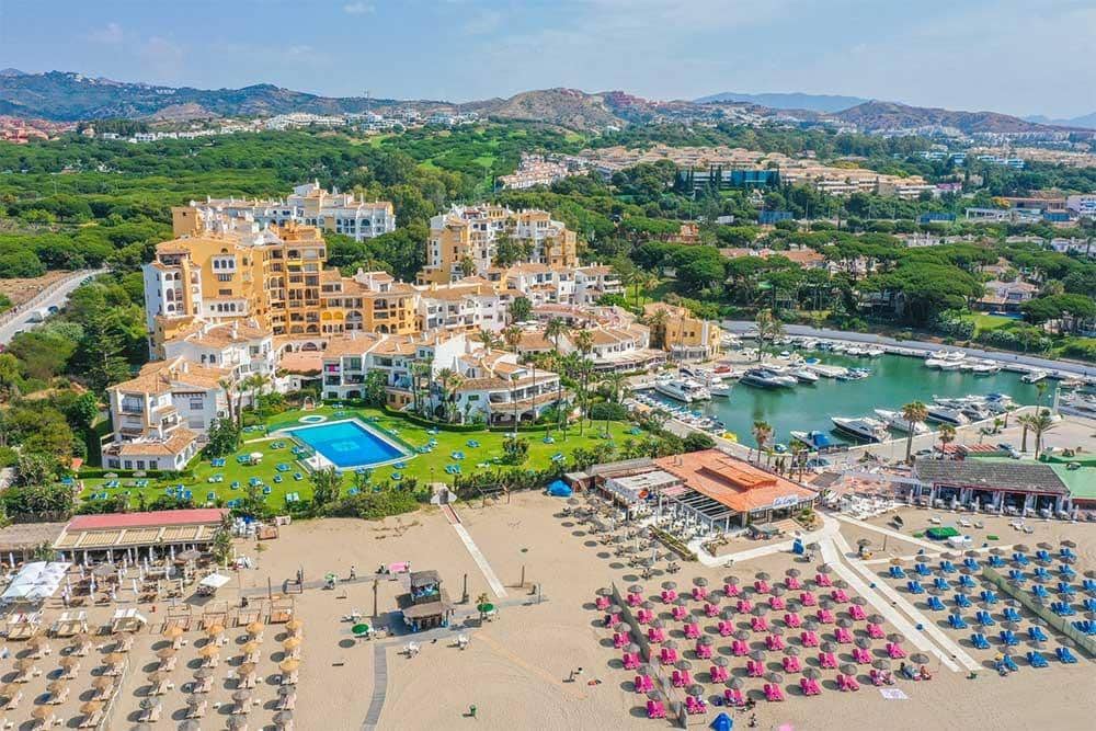 3 soveværelse Semi-Rækkehus til salg i Marbella med swimmingpool garage - € 1.630.000 (Ref: 8559746)