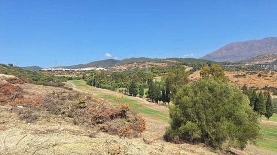 Terrain à Bâtir à vendre à Estepona - 225 000 € (Ref: 8638581)