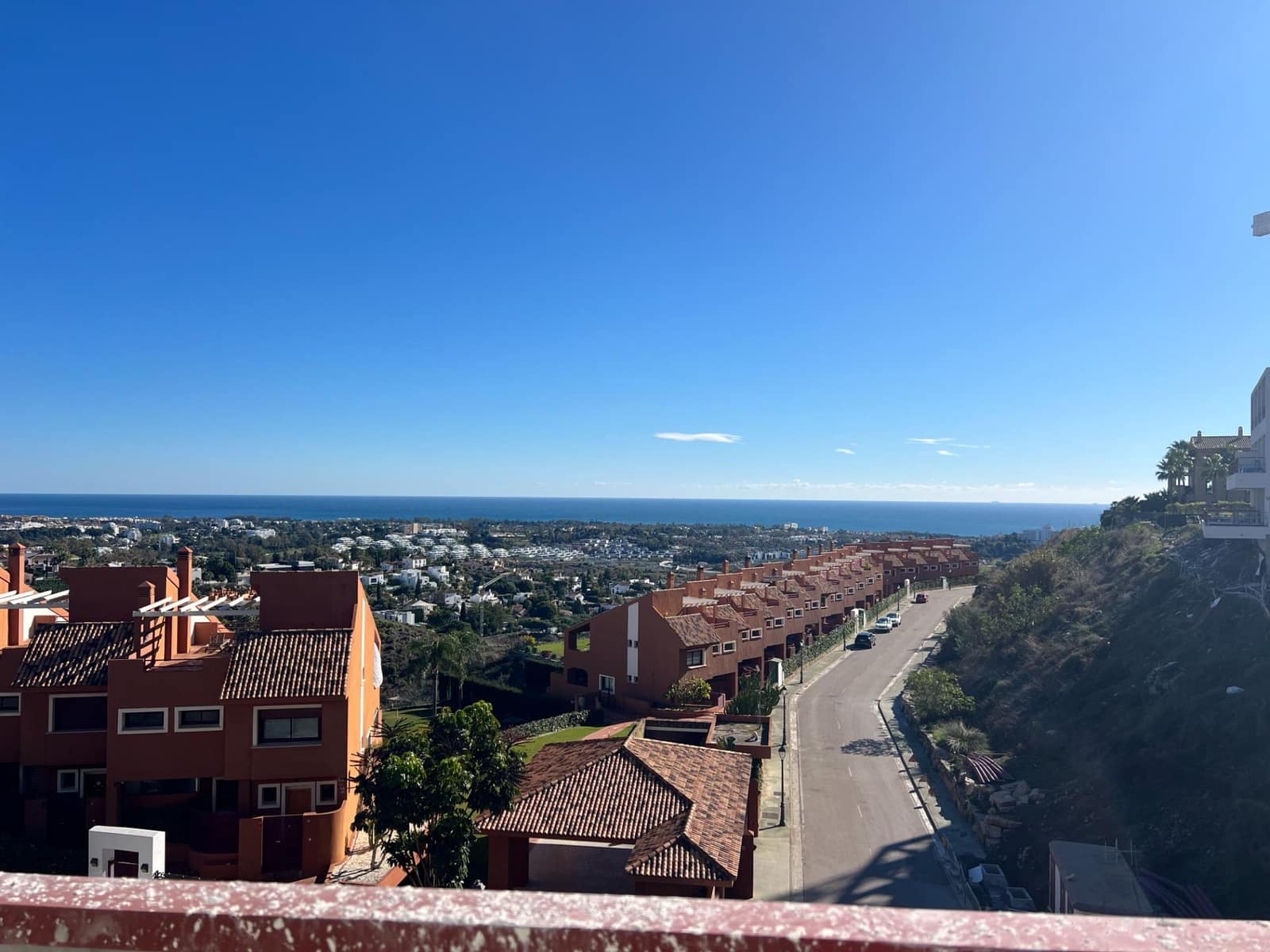 2 bedroom Apartment for sale in Benahavis with pool garage - € 585,000 (Ref: 8641874)