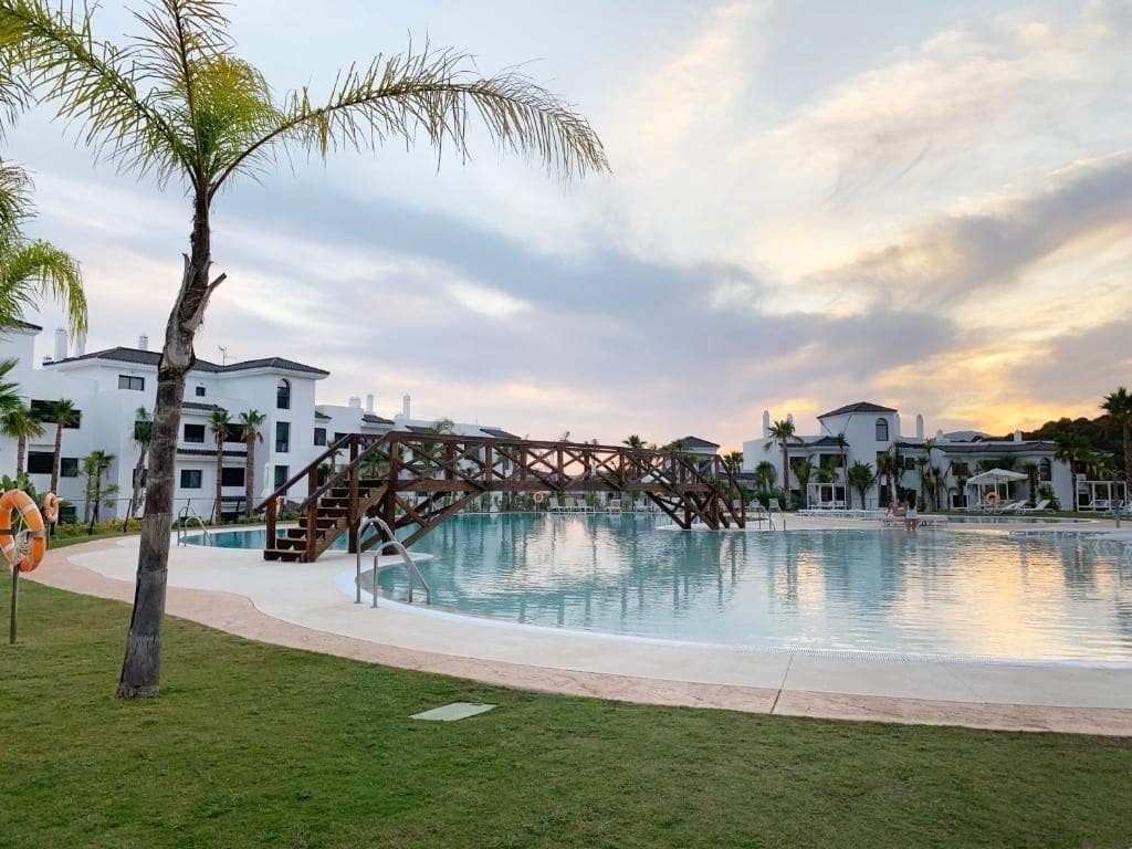 3 chambre Appartement à vendre à Estepona avec piscine garage - 860 000 € (Ref: 8662737)