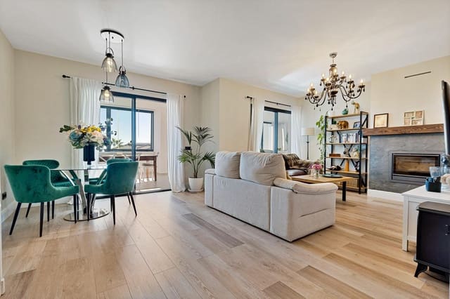 3 chambre Appartement à vendre à Altos de Estepona, Estepona avec piscine garage - 860 000 € (Ref: 8662737)