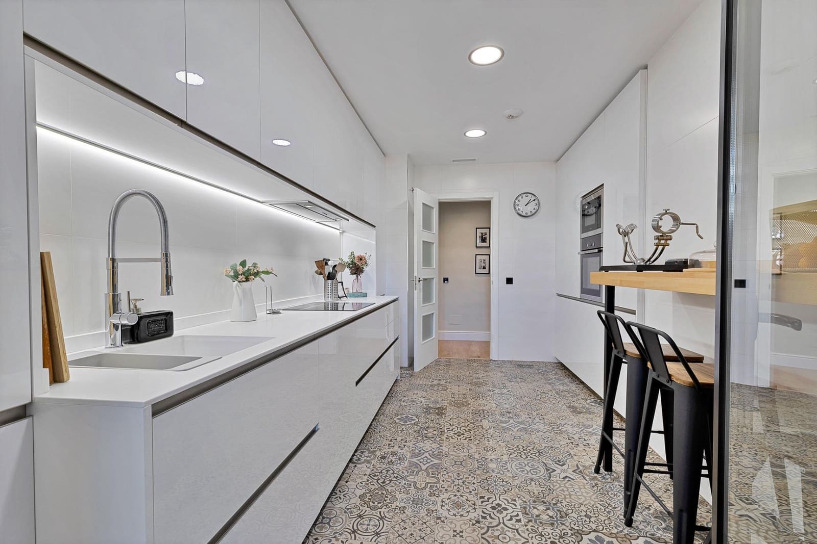 3 chambre Appartement à vendre à Estepona avec piscine garage - 860 000 € (Ref: 8662737)