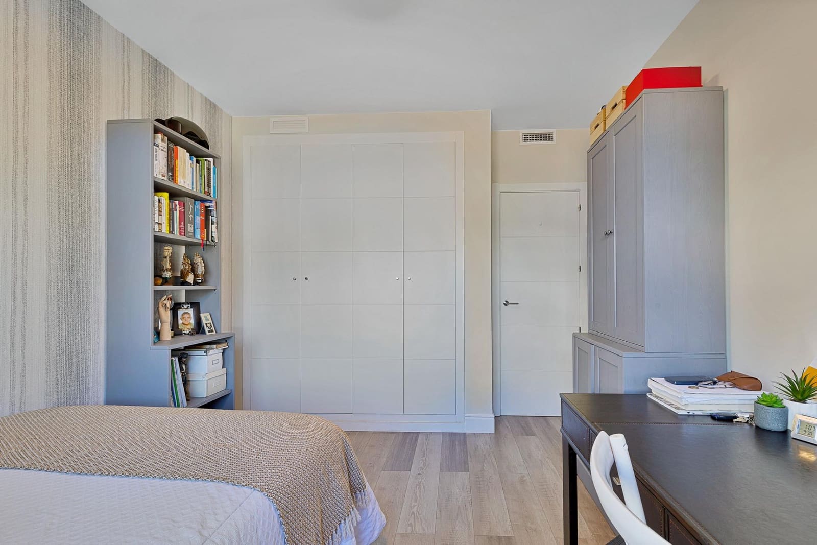 3 chambre Appartement à vendre à Estepona avec piscine garage - 860 000 € (Ref: 8662737)