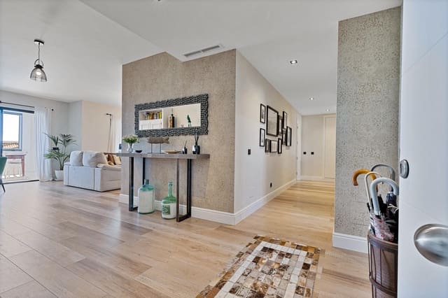 3 chambre Appartement à vendre à Altos de Estepona, Estepona avec piscine garage - 860 000 € (Ref: 8662737)