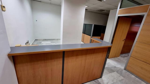 Toimisto vuokrattavana paikassa Casco Antiguo, Marbella mukana 
autotalli - 1 800 € (Ref: 8670471)