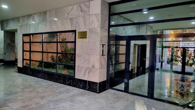 Toimisto vuokrattavana paikassa Casco Antiguo, Marbella mukana 
autotalli - 1 800 € (Ref: 8670471)