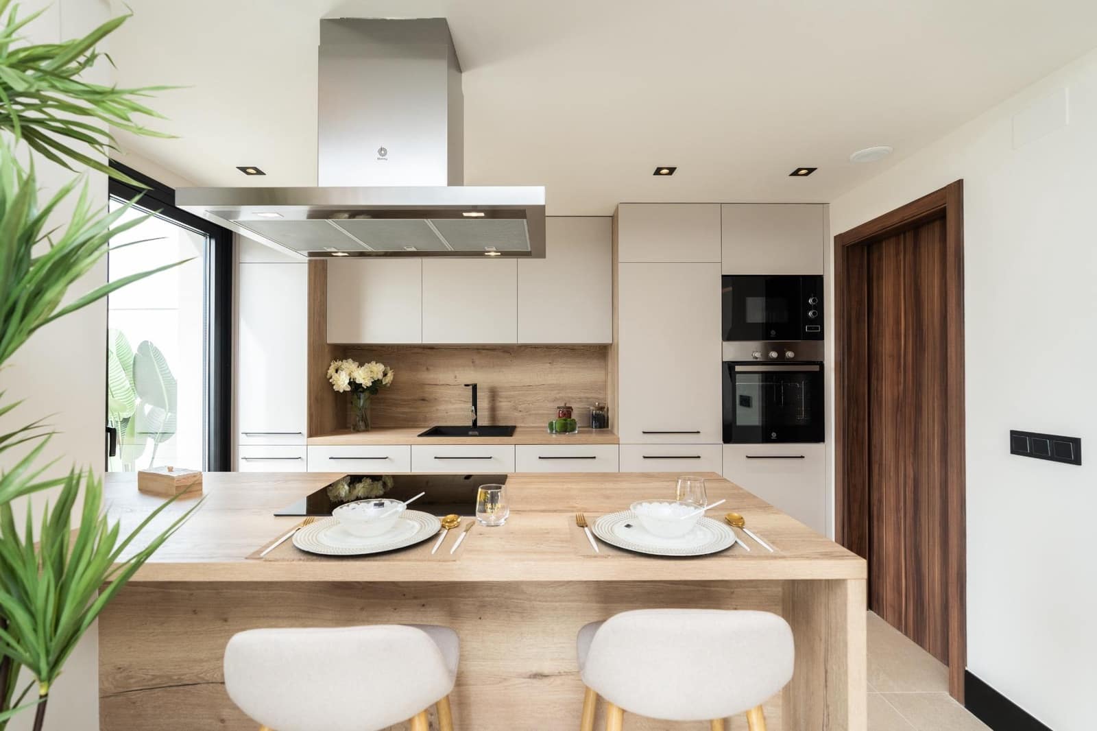 3 sypialnia Penthouse na sprzedaż w Nueva Andalucia z basenem garażem - 950 000 € (Ref: 8689127)