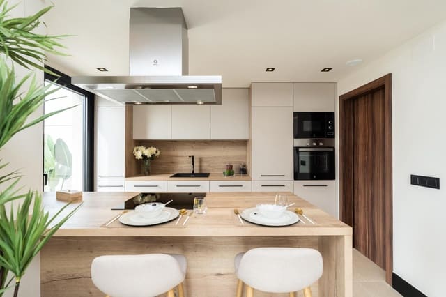 3 sypialnia Penthouse na sprzedaż w Nueva Andalucia, Marbella z basenem garażem - 950 000 € (Ref: 8689127)