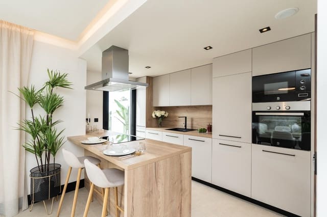 3 sypialnia Penthouse na sprzedaż w Nueva Andalucia, Marbella z basenem garażem - 950 000 € (Ref: 8689127)