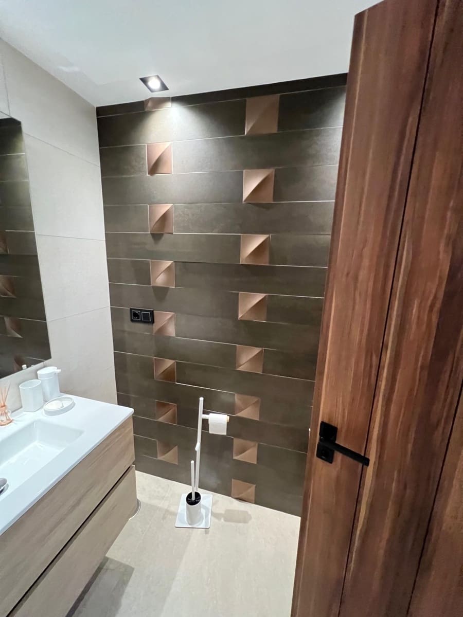 3 sypialnia Penthouse na sprzedaż w Nueva Andalucia z basenem garażem - 950 000 € (Ref: 8689127)