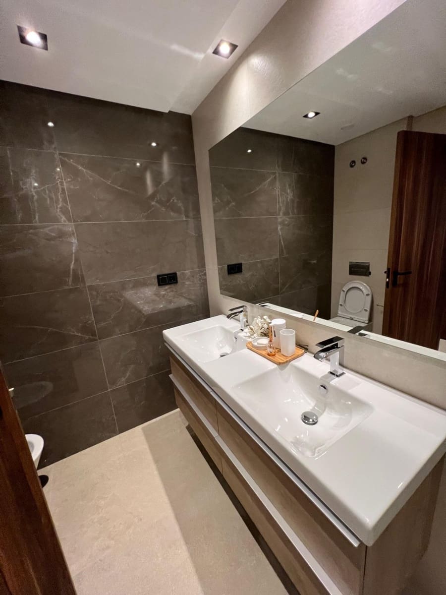 3 sypialnia Penthouse na sprzedaż w Nueva Andalucia z basenem garażem - 950 000 € (Ref: 8689127)