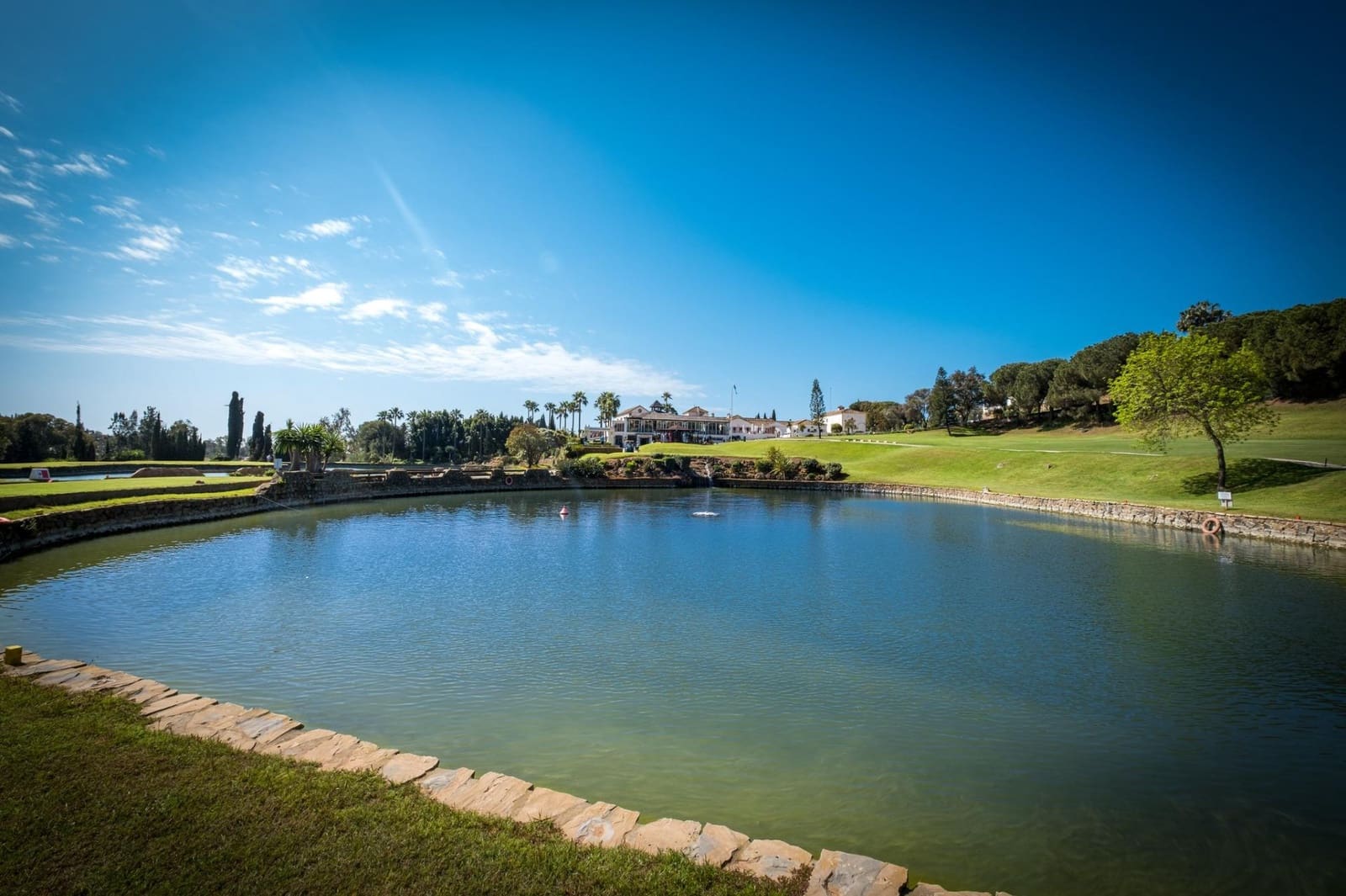 4 bedroom Villa for sale in Marbella with pool garage - € 1,855,000 (Ref: 8706024)