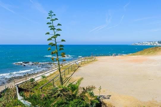 3 sypialnia Dom szeregowy na sprzedaż w El Faro z basenem garażem - 949 000 € (Ref: 8748056)