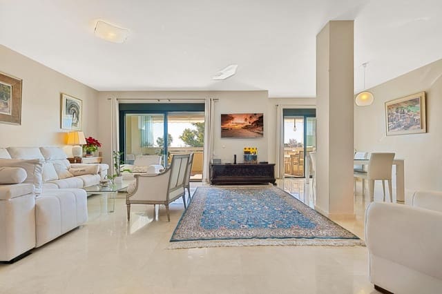 3 makuuhuone Kattohuoneisto myytävänä paikassa Guadalmina Alta, Marbella mukana uima-altaan 
autotalli - 700 000 € (Ref: 8786884)