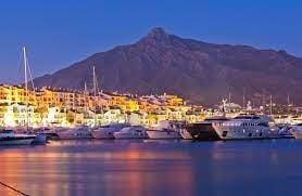 3 sypialnia Apartament na sprzedaż w Nueva Andalucia z basenem garażem - 899 100 € (Ref: 8809879)