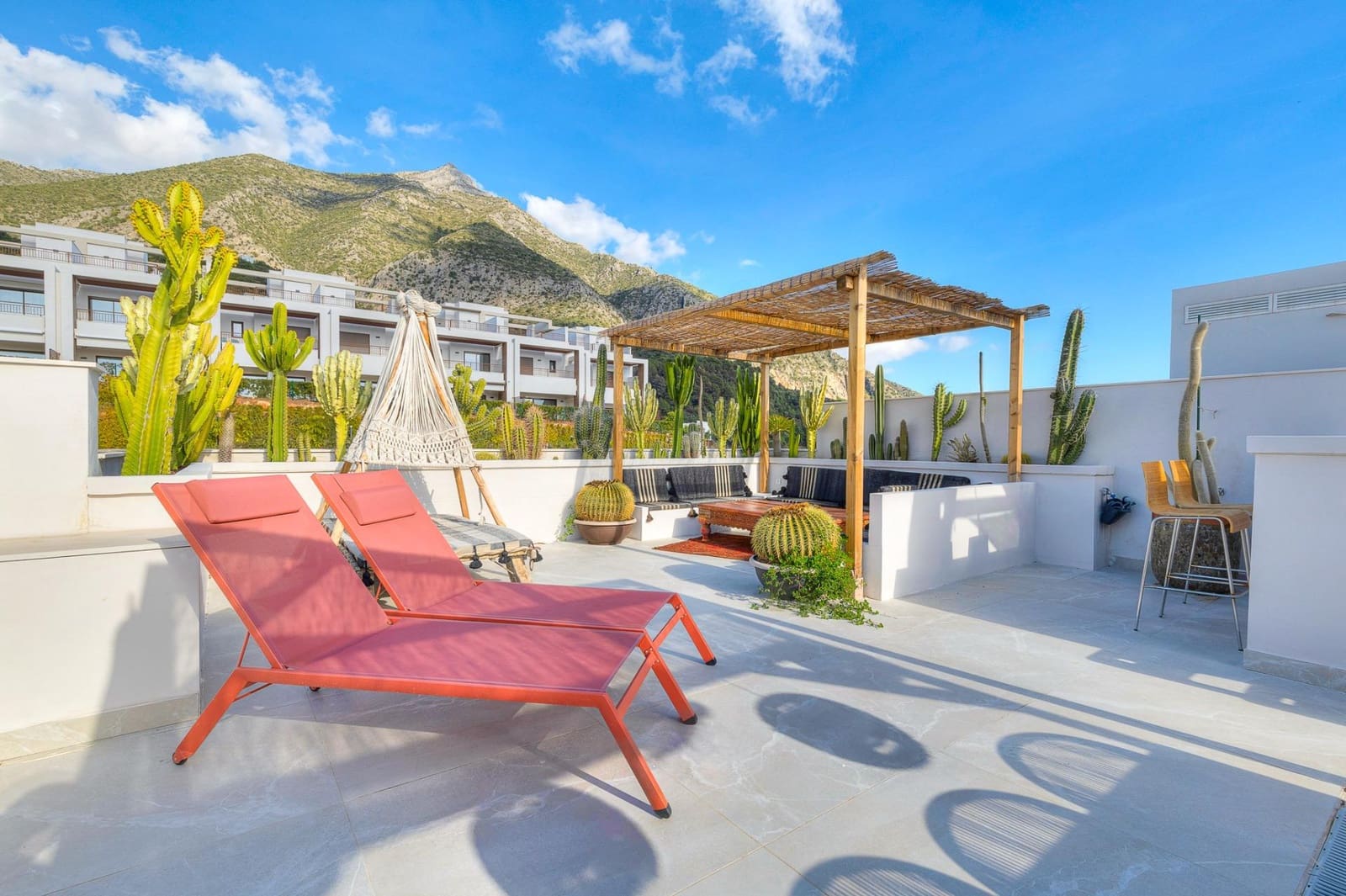 3 soveværelse Penthouse til salg i Istan med swimmingpool garage - € 1.150.000 (Ref: 8847535)