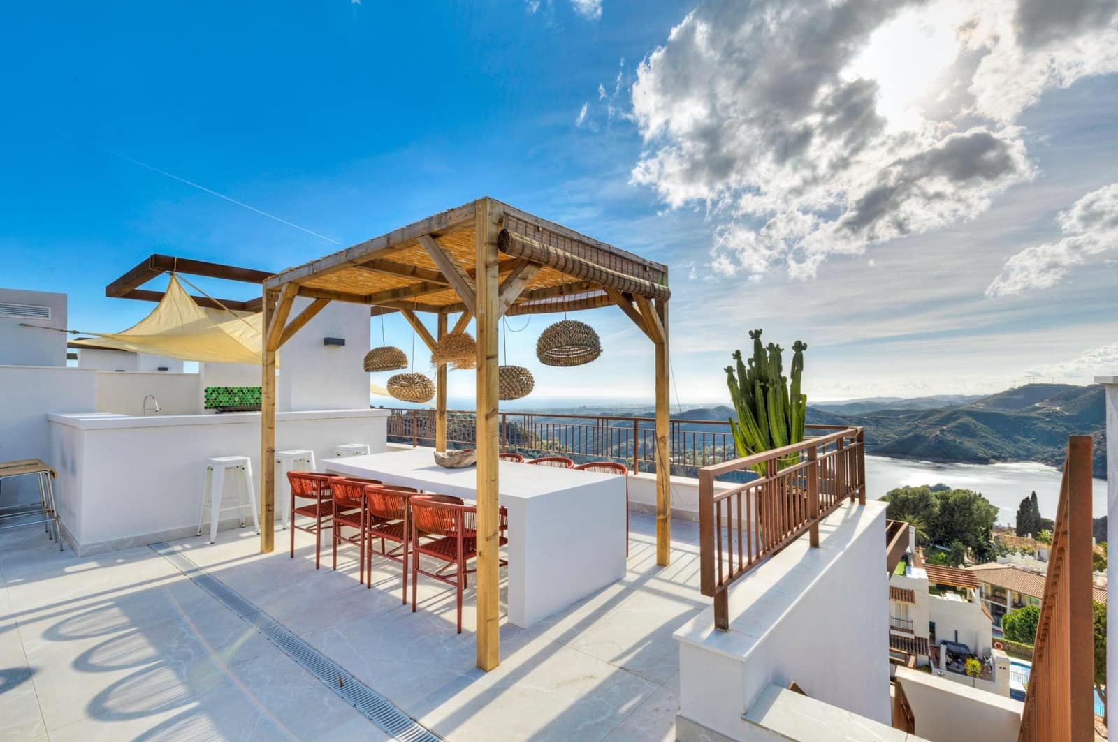 3 soveværelse Penthouse til salg i Istan med swimmingpool garage - € 1.150.000 (Ref: 8847535)