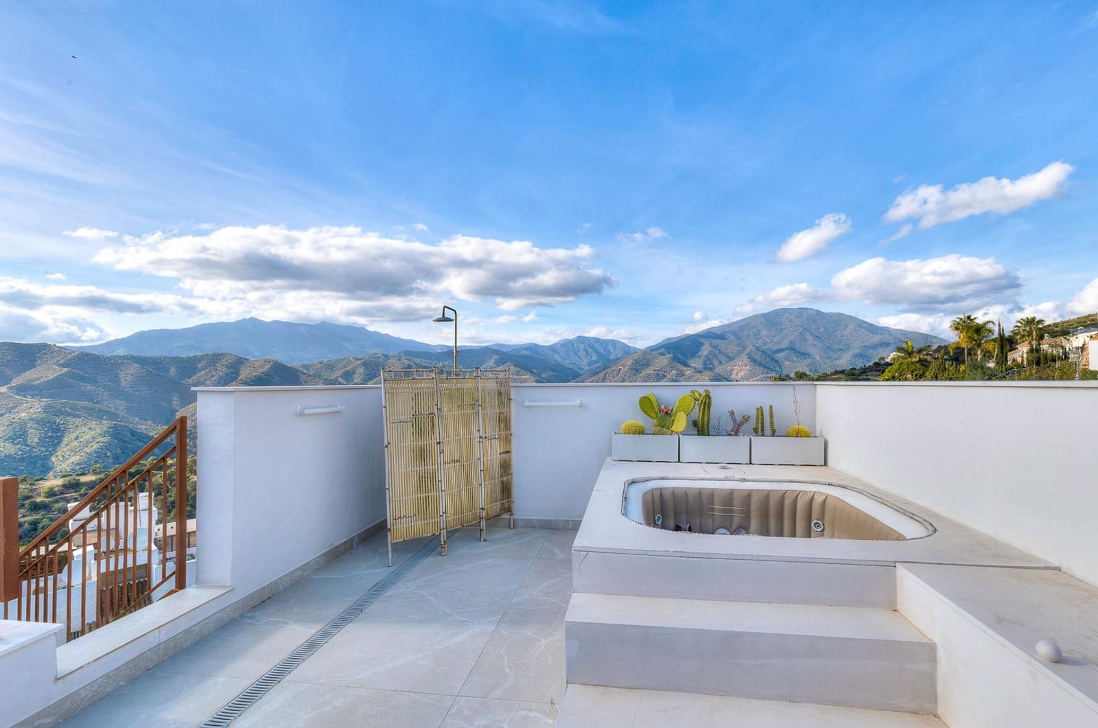 3 soverom Penthouse til salgs i Istan med svømmebasseng garasje - € 1 150 000 (Ref: 8847535)