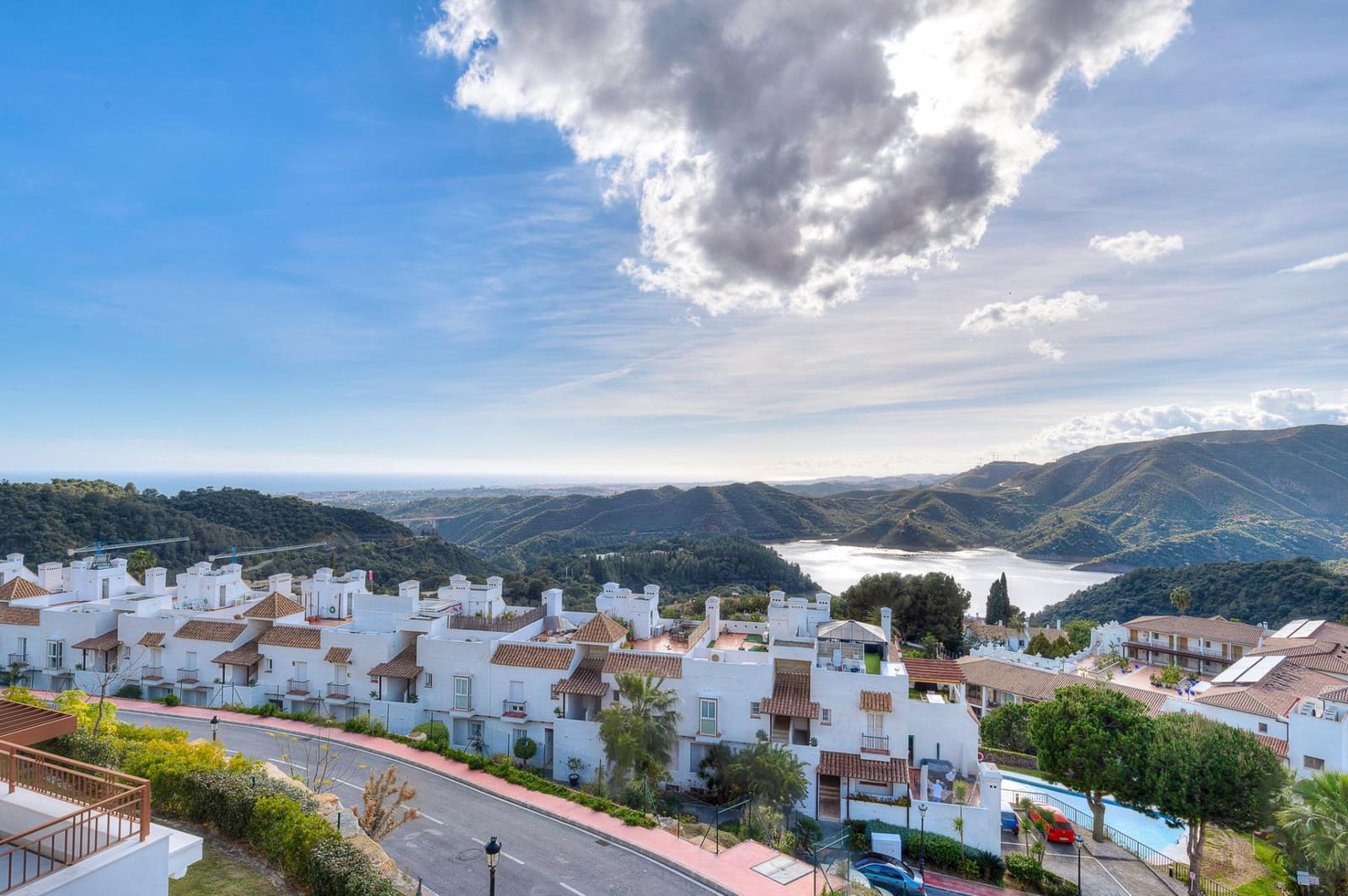 3 soverom Penthouse til salgs i Istan med svømmebasseng garasje - € 1 150 000 (Ref: 8847535)