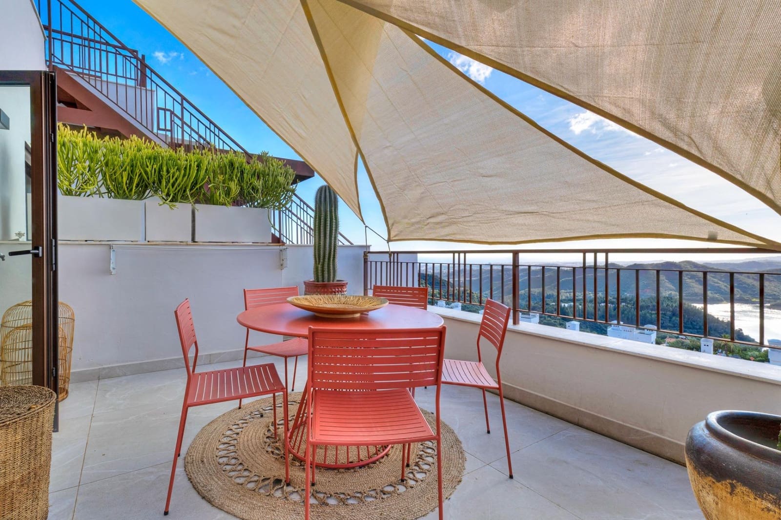 3 soverom Penthouse til salgs i Istan med svømmebasseng garasje - € 1 150 000 (Ref: 8847535)