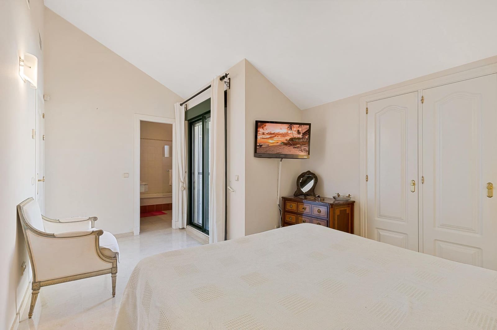 3 sypialnia Penthouse na sprzedaż w Guadalmina z basenem garażem - 700 000 € (Ref: 8895061)