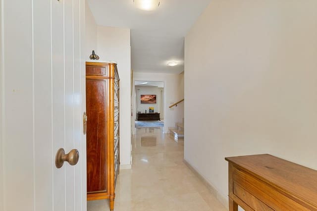 3 soverom Penthouse til salgs i Guadalmina Alta, Marbella med svømmebasseng garasje - € 700 000 (Ref: 8895061)