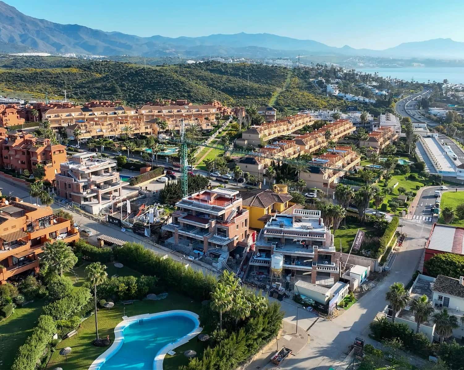 2 quarto Apartamento para venda em Estepona com piscina garagem - 570 000 € (Ref: 8900439)