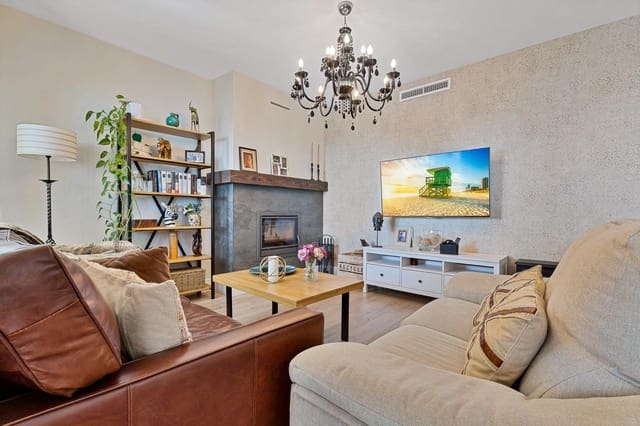 3 makuuhuone Huoneisto myytävänä paikassa Altos de Estepona, Estepona mukana uima-altaan 
autotalli - 860 000 € (Ref: 8905636)