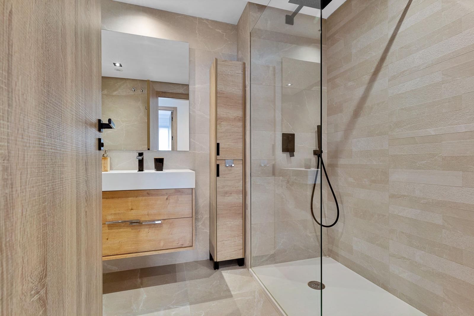 3 slaapkamer Penthouse te koop in Istan met zwembad garage - € 1.150.000 (Ref: 8907639)