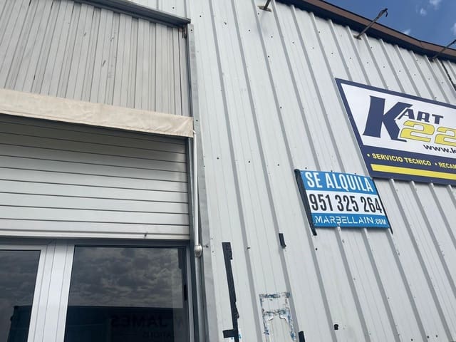 Virksomhed til leje i Zona Calvario, Estepona - € 2.750 (Ref: 8976245)