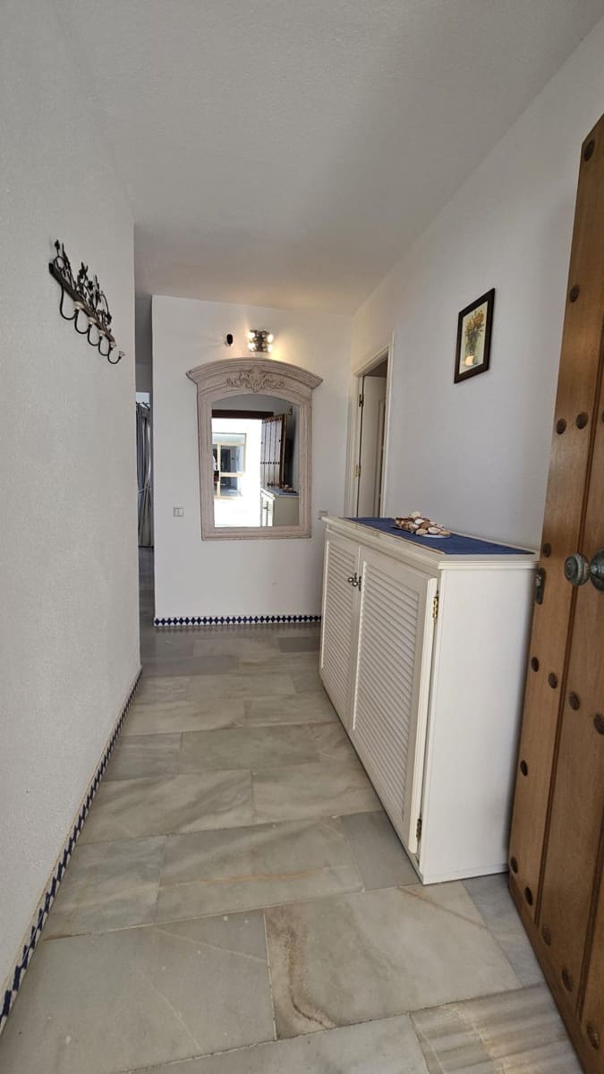 3 bedroom Apartment for sale in Estepona with pool garage - € 865,000 (Ref: 9036681)