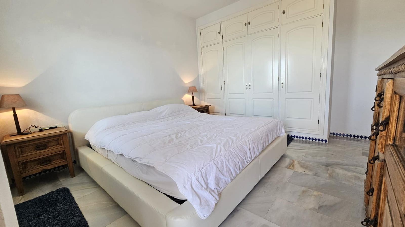 3 bedroom Apartment for sale in Estepona with pool garage - € 865,000 (Ref: 9036681)