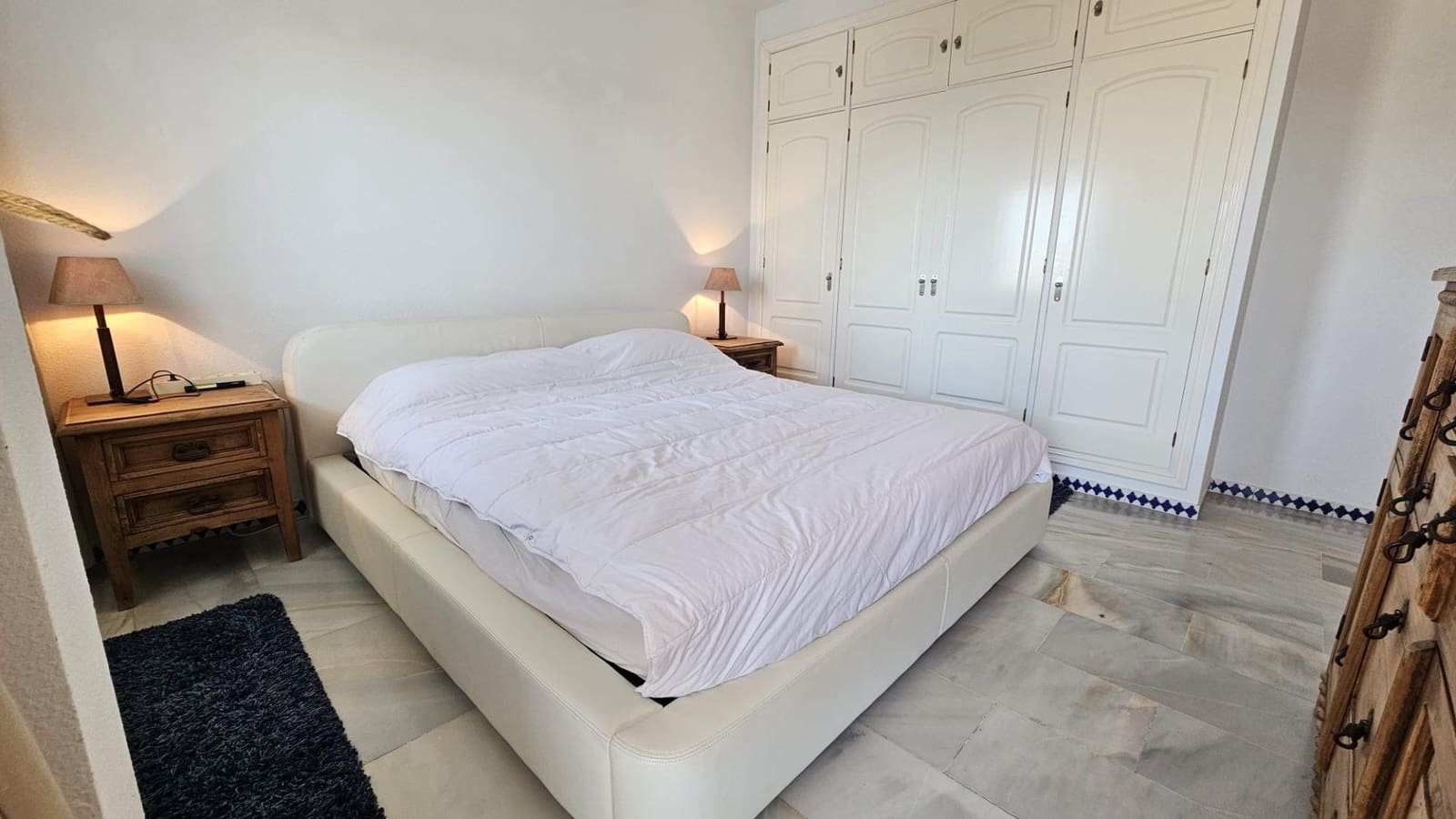 3 bedroom Apartment for sale in Estepona with pool garage - € 865,000 (Ref: 9036681)