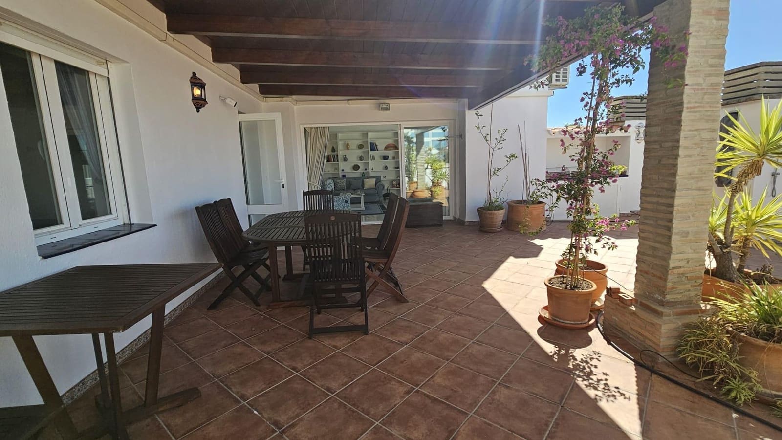 3 bedroom Apartment for sale in Estepona with pool garage - € 865,000 (Ref: 9036681)