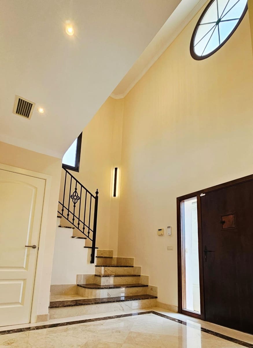 3 bedroom Villa for sale in Estepona with garage - € 950,000 (Ref: 9104726)