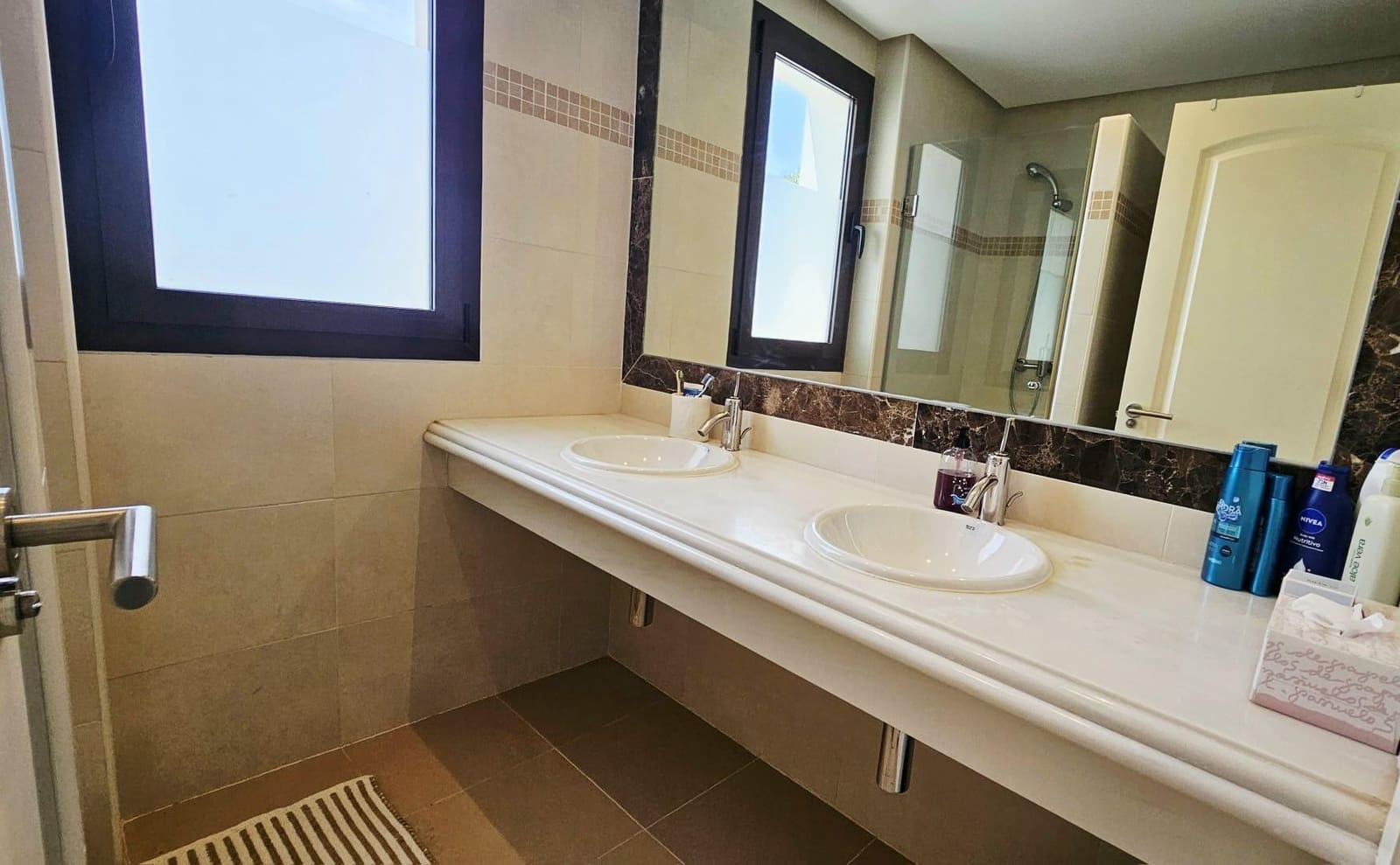 3 bedroom Villa for sale in Estepona with garage - € 950,000 (Ref: 9104726)