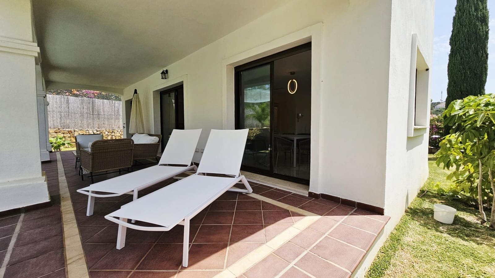 3 bedroom Villa for sale in Estepona with garage - € 950,000 (Ref: 9104726)
