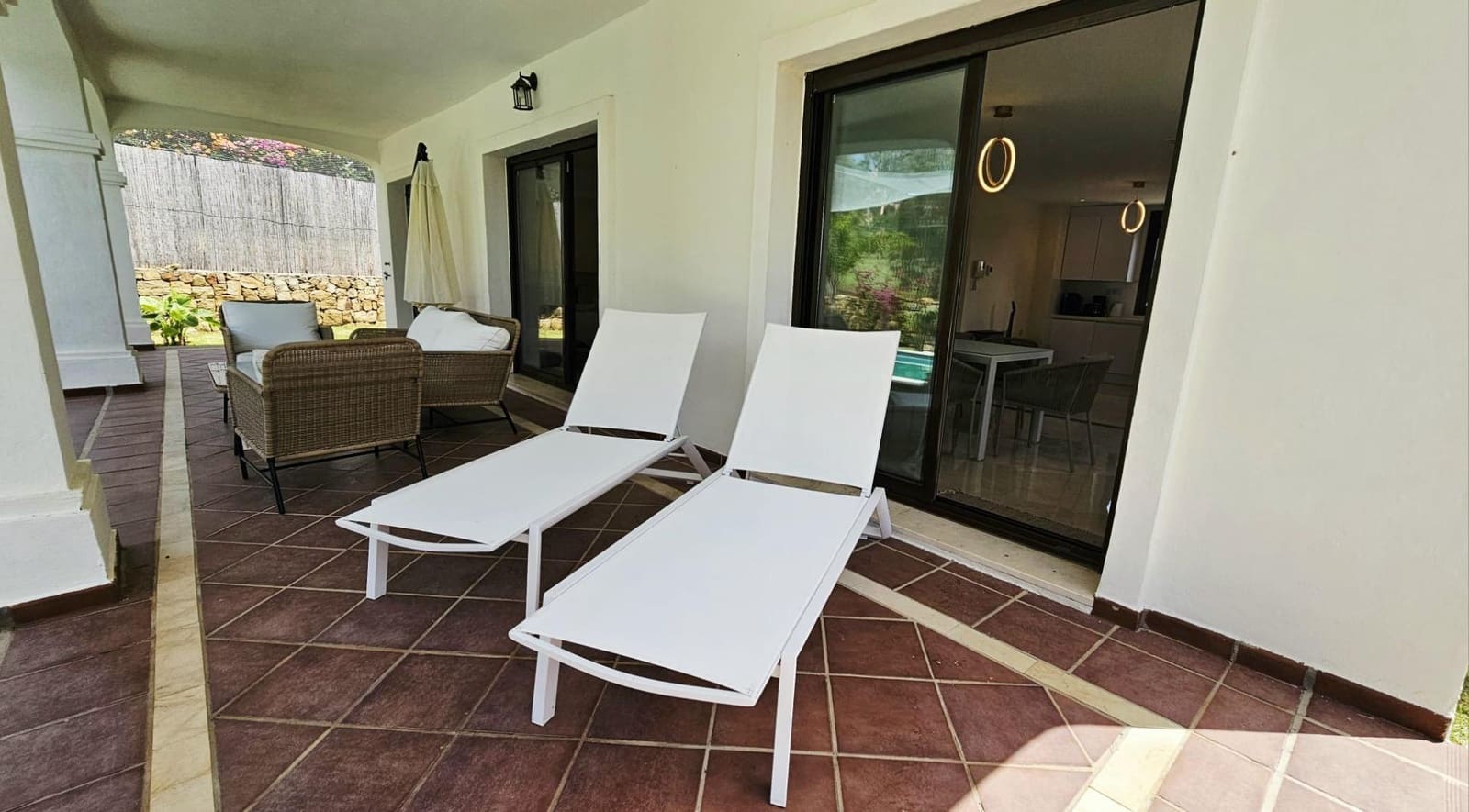 3 bedroom Villa for sale in Estepona with garage - € 950,000 (Ref: 9104726)