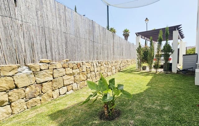 3 Zimmer Villa zu verkaufen in Estepona mit Garage - 898.900 € (Ref: 9104726)