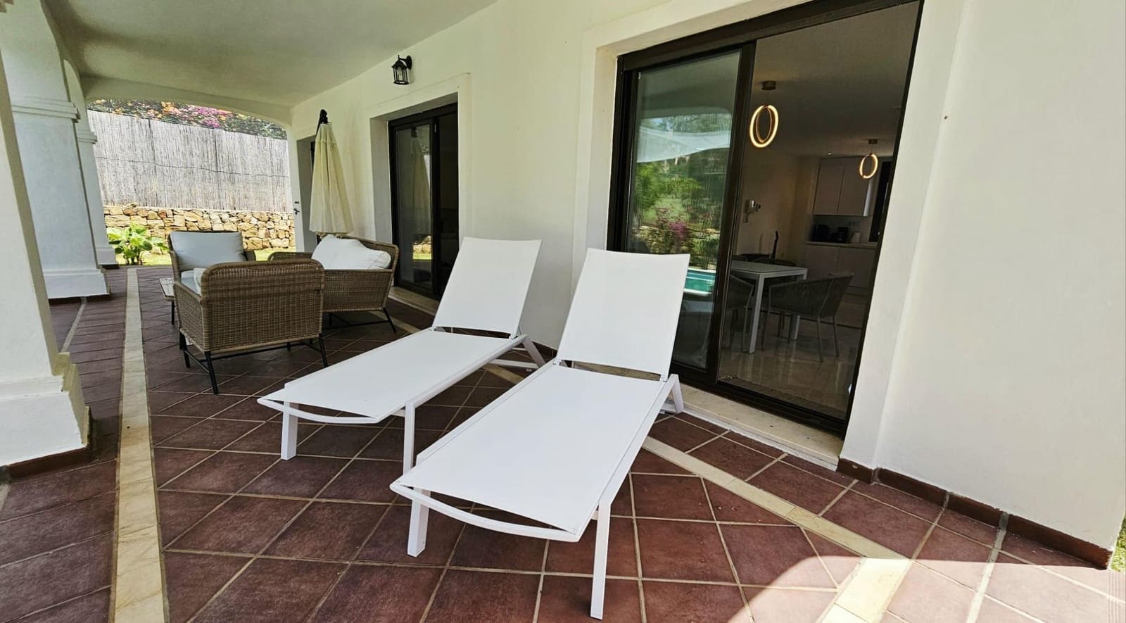 3 bedroom Villa for sale in Estepona with garage - € 898,900 (Ref: 9104726)