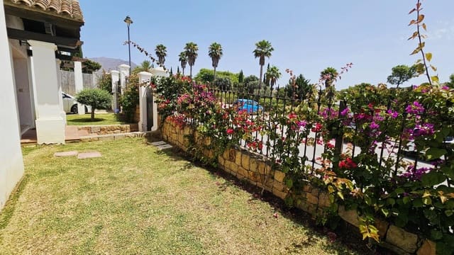 3 Zimmer Villa zu verkaufen in Estepona mit Garage - 898.900 € (Ref: 9104726)