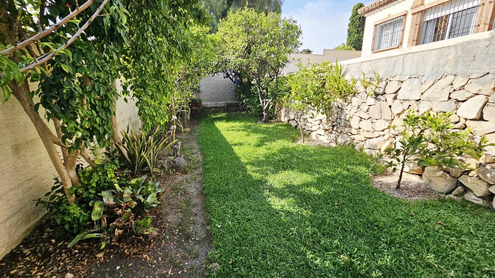 4 chambre Villa/Maison à vendre à Guadalmina avec piscine garage - 1 240 000 € (Ref: 9108790)